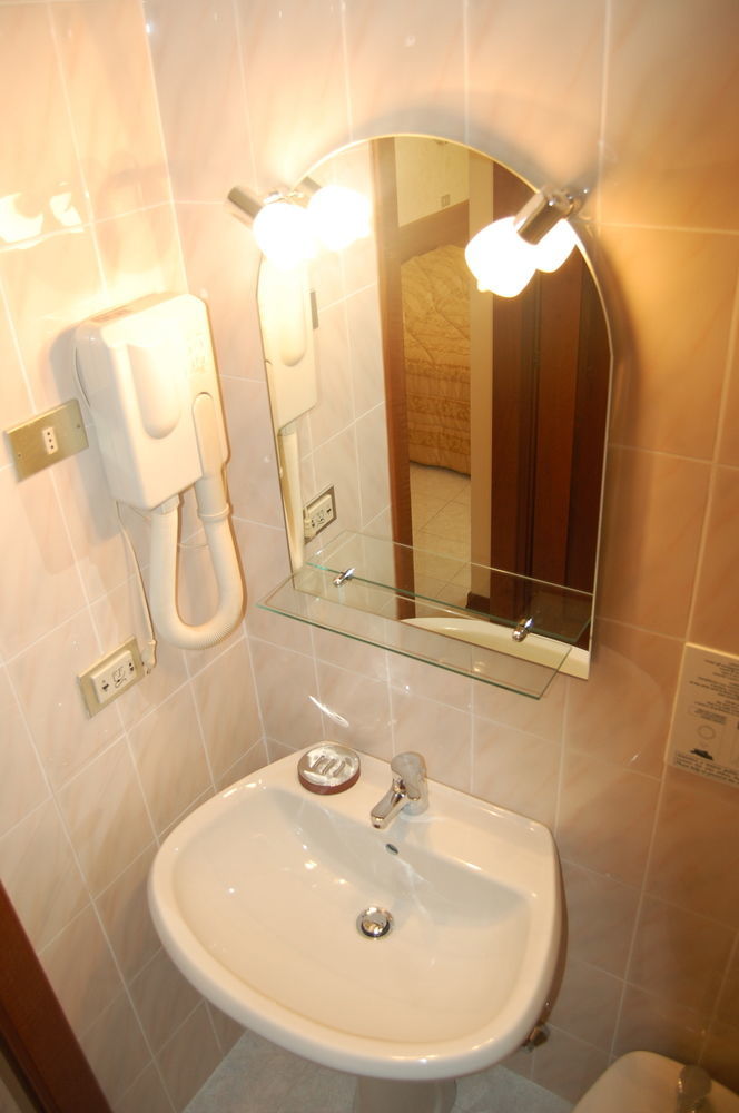Hotel Marco Polo Self Check-In Bologna Ngoại thất bức ảnh